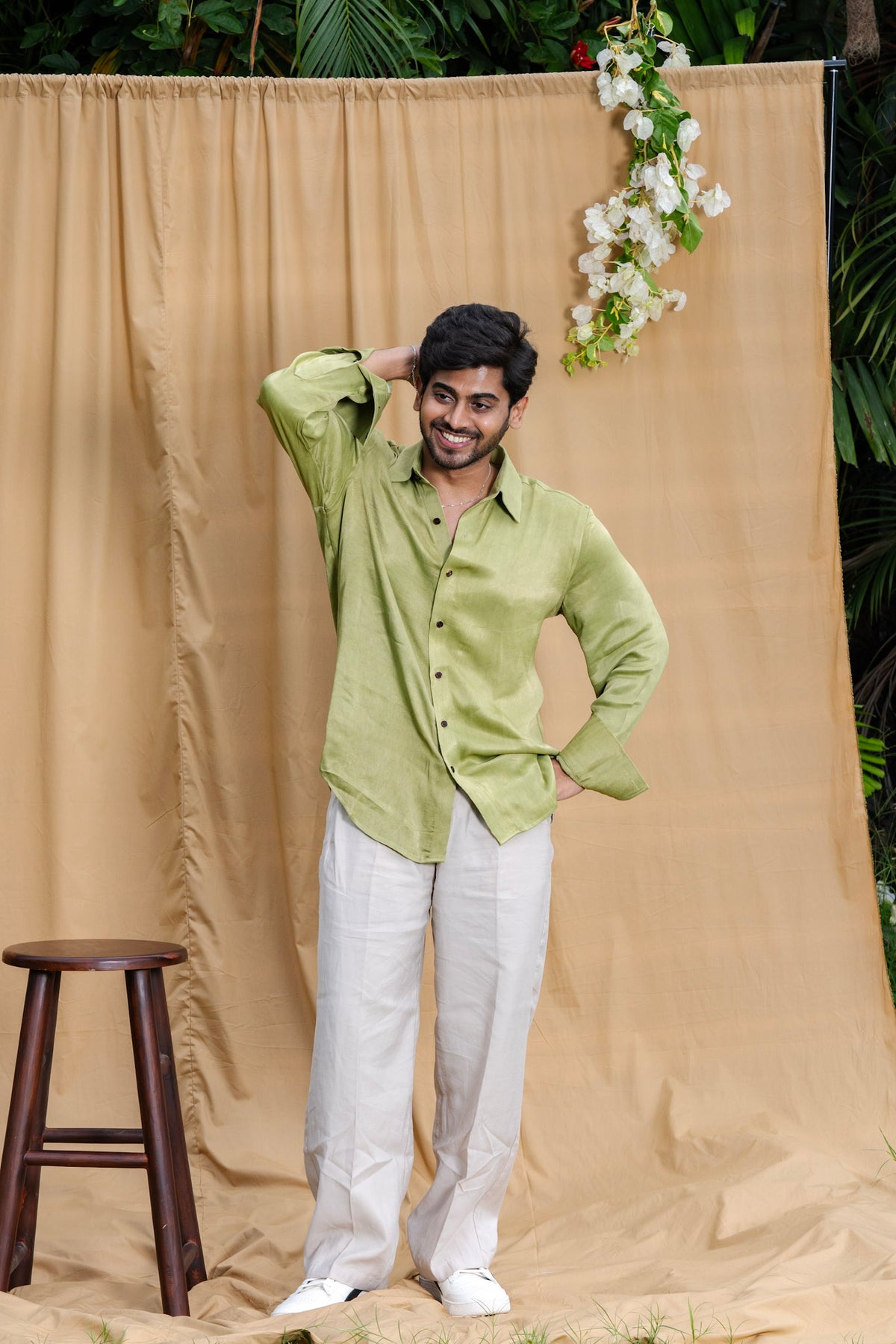 Mula Avani Men’s Premium Shirt - Sage Green